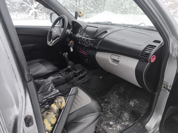 2014 Mitsubishi L200 IV, серый - вид 3