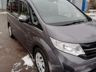 2017 Honda Stepwgn V Рестайлинг, серый, 1950000 рублей, вид 1
