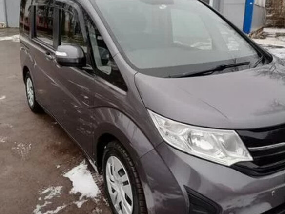 2017 Honda Stepwgn V Рестайлинг, серый, 1950000 рублей