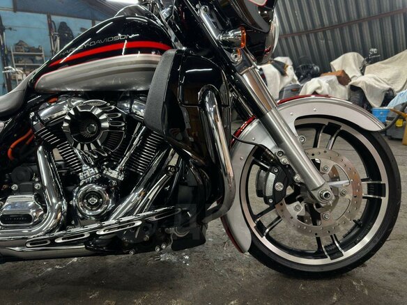 2018 Harley-Davidson Street Glide, серебристый, 1740000 рублей - вид 19