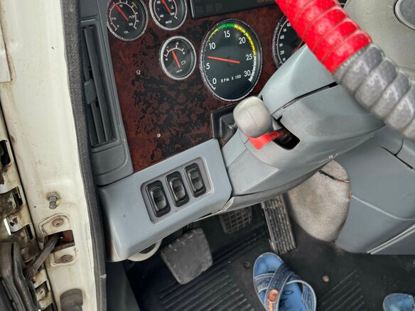 2000 Freightliner Century Class, белый, 1450000 рублей - вид 15