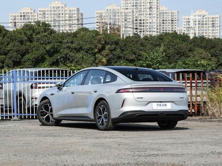 2026 Changan Qiyuan A06 28.39 kWh, серебристый, 2625000 рублей, вид 5