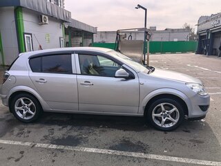 2010 Opel Astra H Рестайлинг, серебристый, 600000 рублей, вид 2
