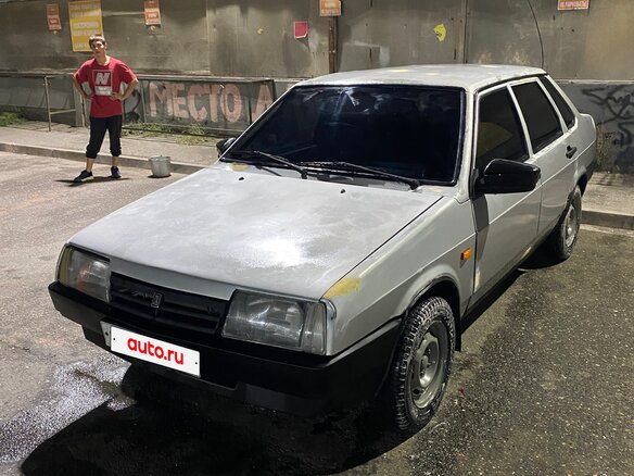 2002 Lada (ВАЗ) 21099, серебристый, 90000 рублей