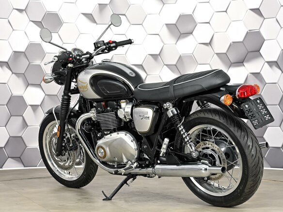 2026 Triumph Bonneville T120, чёрный, 1750000 рублей - вид 7