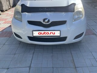 2009 Toyota Vitz II (XP90), белый, 450000 рублей, вид 1