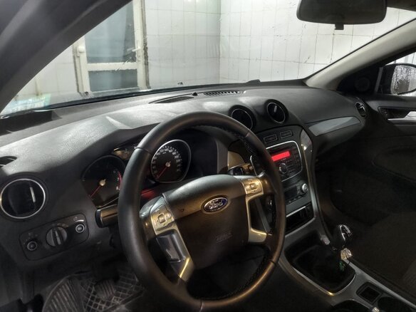 2013 Ford Mondeo IV Рестайлинг, чёрный, 730000 рублей - вид 9