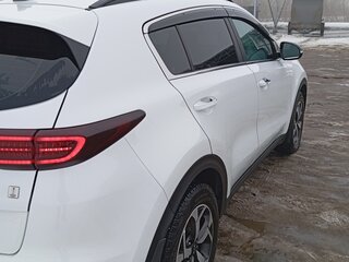 2019 Kia Sportage IV Рестайлинг, белый, 2115000 рублей, вид 5