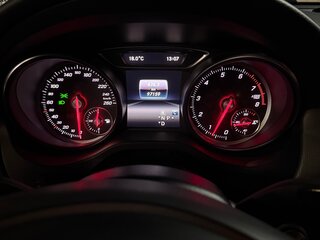 2017 Mercedes-Benz GLA 250 I (X156) Рестайлинг, серый, 2650000 рублей, вид 4