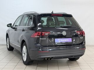 2017 Volkswagen Tiguan II, чёрный, 2180000 рублей, вид 5