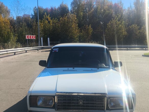 1999 Lada (ВАЗ) 2107, белый, 200000 рублей