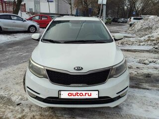 2015 Kia Rio III Рестайлинг, белый, 850000 рублей, вид 1