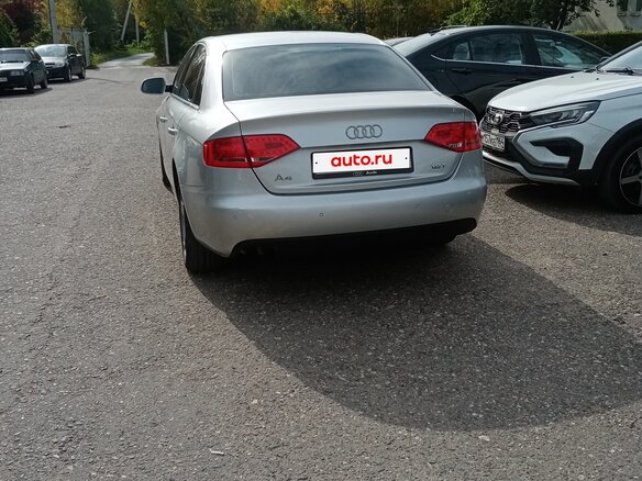 2010 Audi A4 IV (B8), серебристый, 970000 рублей - вид 3