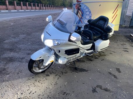 2010 Honda GL 1800 Gold Wing, белый, 1200000 рублей, вид 4