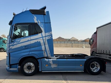 2019 Volvo FH, голубой, 7000000 рублей, вид 2