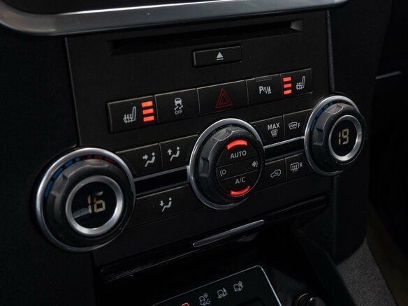 2014 Land Rover Discovery IV Рестайлинг, белый - вид 14