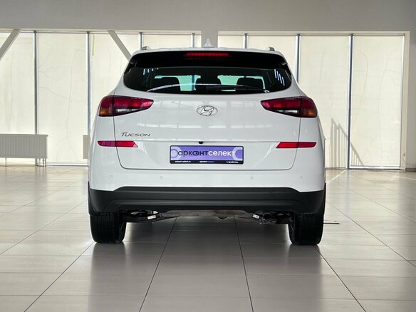 2018 Hyundai Tucson III Рестайлинг, белый, 2250000 рублей - вид 5