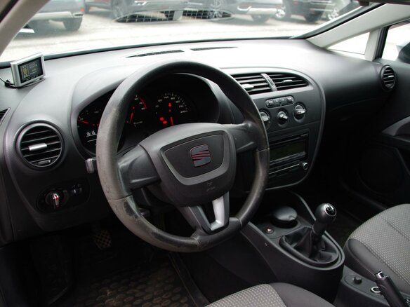 2011 SEAT Leon II Рестайлинг, серебристый - вид 5