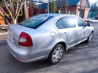 2012 Skoda Octavia II (A5) Рестайлинг, серебристый, 1000000 рублей, вид 4