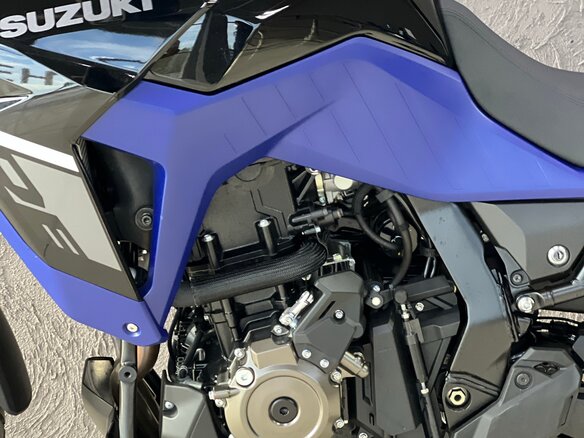 2023 Suzuki V-Strom 800DE, синий - вид 10