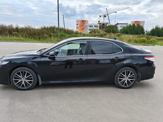 2021 Toyota Camry VIII (XV70) Рестайлинг, чёрный, 2300000 рублей, вид 5