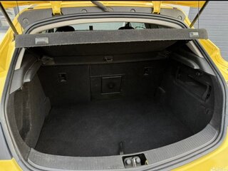 2013 Opel Astra GTC J Рестайлинг, жёлтый, 930000 рублей, вид 3