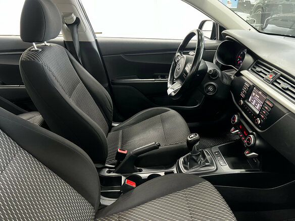 2017 Kia Rio IV, чёрный, 870000 рублей - вид 7