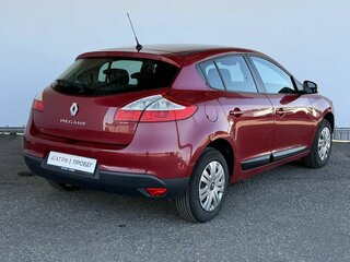 2013 Renault Megane III Рестайлинг, красный, 870000 рублей, вид 5