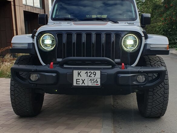 2020 Jeep Wrangler IV (JL), белый, 5100000 рублей - вид 2