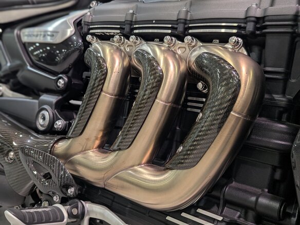 2020 Triumph Rocket III, чёрный, 3900000 рублей - вид 5