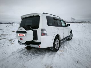 2011 Mitsubishi Pajero IV Рестайлинг 1, белый, 2150000 рублей, вид 3