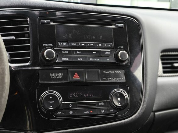 2013 Mitsubishi Outlander III, чёрный - вид 15