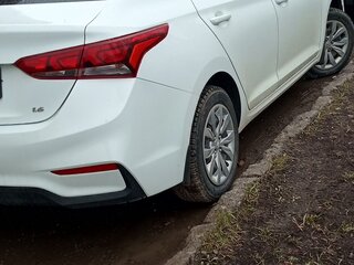 2017 Hyundai Solaris II, белый, 899000 рублей, вид 3