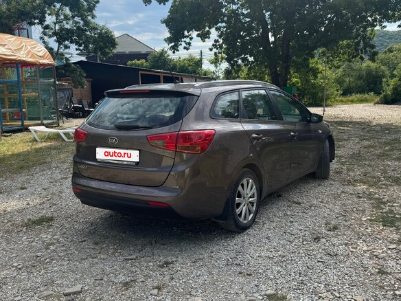 2014 Kia Ceed II, коричневый, 980000 рублей - вид 3