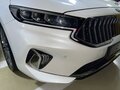2020 Kia K7 YG (II) Рестайлинг, белый, 3600000 рублей - вид 3