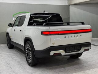 2022 Rivian R1T QM Large, белый, 8950000 рублей, вид 4