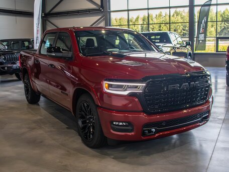 2026 Ram 1500 Crew Cab V Рестайлинг, красный, 9990000 рублей, вид 4