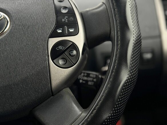 2010 Toyota Prius JDM II Рестайлинг (XW20), белый, 679000 рублей - вид 28