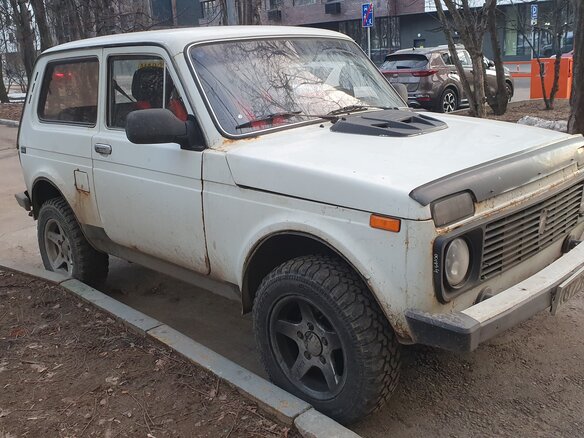 1998 Lada (ВАЗ) 2121 (4x4) I Рестайлинг, белый, 180000 рублей - вид 8