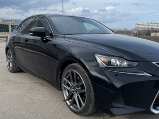 2019 Lexus IS 300h III Рестайлинг, чёрный, 2790000 рублей, вид 3