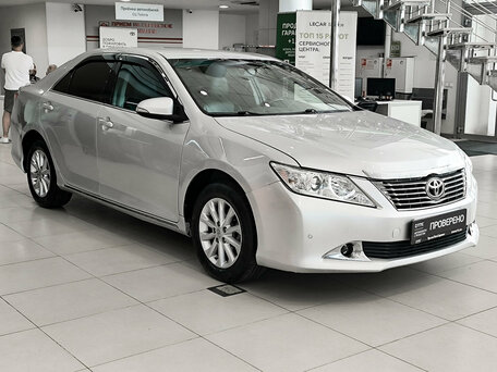 2014 Toyota Camry VII (XV50), серебристый, 1450000 рублей, вид 3