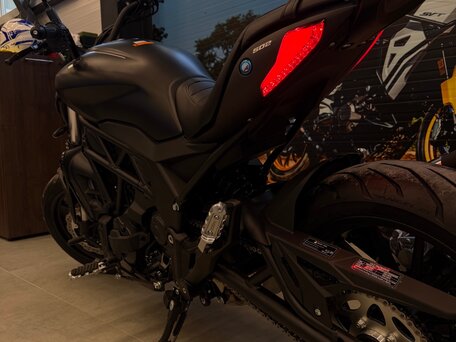 2026 Benelli 502 C, чёрный, 599000 рублей, вид 5