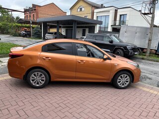 2017 Kia Rio IV, оранжевый, 1150000 рублей, вид 3