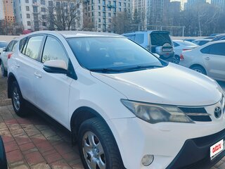 2014 Toyota RAV4 IV (XA40), белый, 1650000 рублей, вид 2