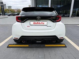2020 Toyota Yaris IV, белый, 4100000 рублей, вид 5