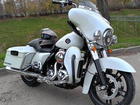 2010 Harley-Davidson Electra Glide, белый, 870000 рублей, вид 3