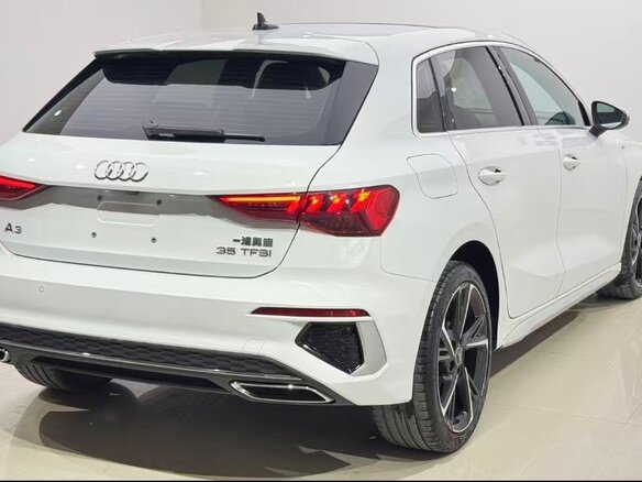 2021 Audi A3 35 TFSI IV (8Y), белый - вид 2
