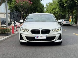 2022 BMW 1 серии 120i III (F52) Рестайлинг, белый, 1490000 рублей, вид 2