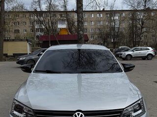 2013 Volkswagen Jetta VI, серебристый, 960000 рублей, вид 1