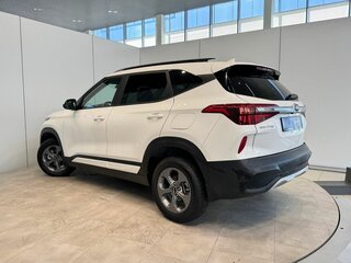 2021 Kia Seltos I, белый, 2180000 рублей, вид 3